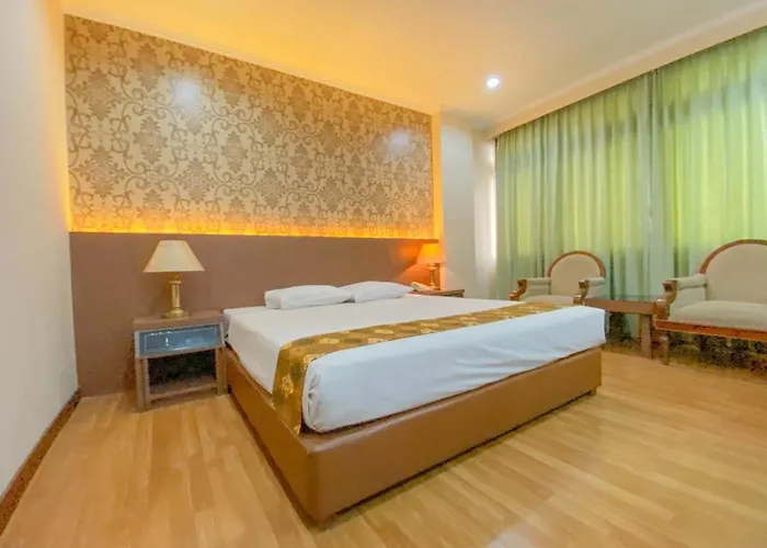 Riyadi Palace Hotel Surakarta 